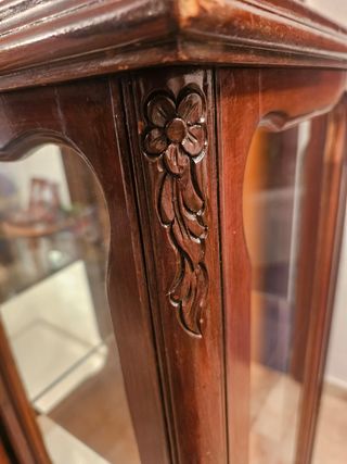 Vitrina Clásica Madera y Cristal