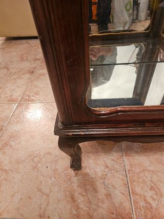 Vitrina Clásica Madera y Cristal