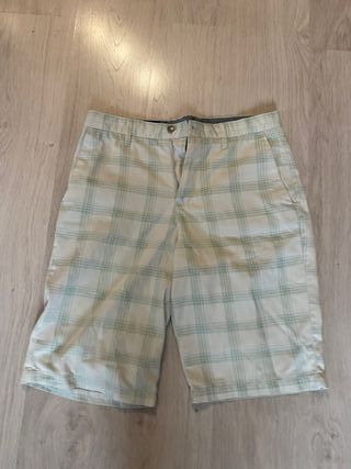 Pantalón corto de cuadros para hombre