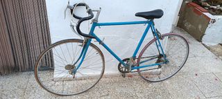 Bicicleta de carreras azul