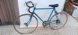 Bicicleta de carreras azul
