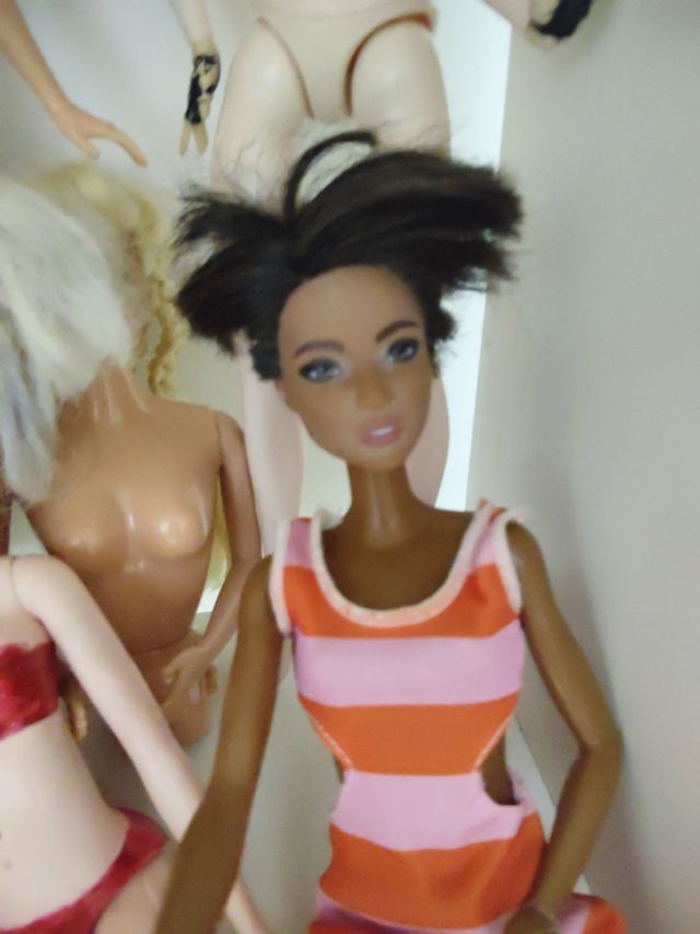 Lote de muñecas variadas