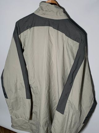 Chaqueta Adidas vintage, cortavientos retro gris