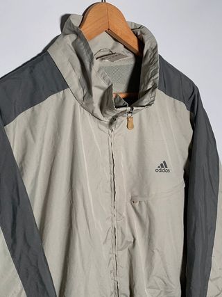 Chaqueta Adidas vintage, cortavientos retro gris