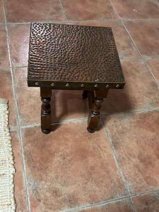 Taburete de madera y metal