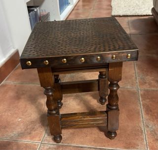 Taburete de madera y metal