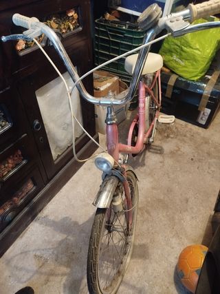 Bicicleta BH rosa antigua