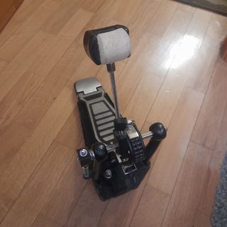 Pedal de Bombo Jinbao con Plataforma