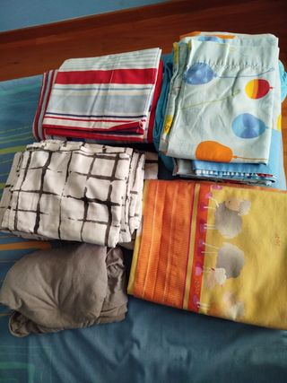 4 set di lenzuola da 90 cm e un lenzuolo con angoli elasticizzati