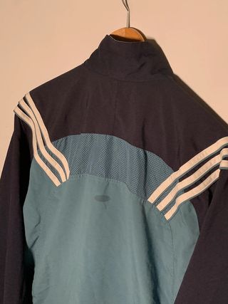 Chaqueta Adidas vintage, cortavientos retro azul