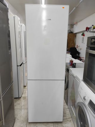 Nevera Liebherr blanca