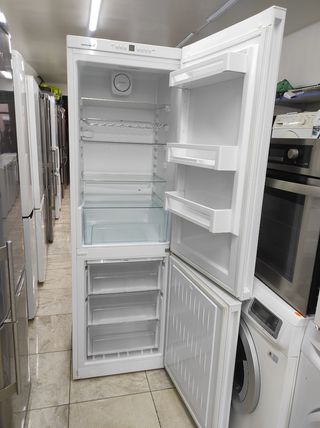 Nevera Liebherr blanca