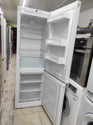 Nevera Liebherr blanca