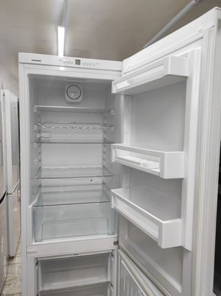 Nevera Liebherr blanca