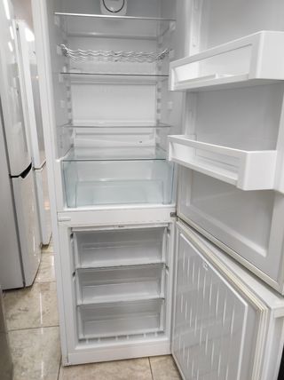 Nevera Liebherr blanca