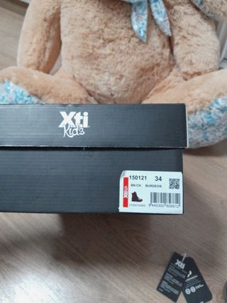 Botas XTI niña burdeos T34