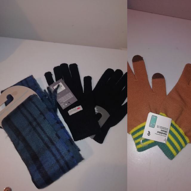 Due paia guanti e una sciarpa nuovi