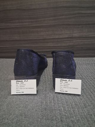 Zapatos planos Calmoda azules con lazo