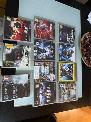 Confezione da 12 videogiochi per PS3