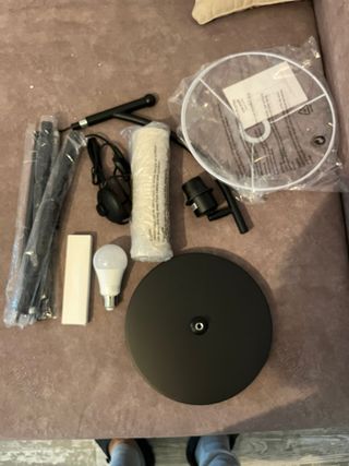 Lámpara de Pie LED Regulable Mando