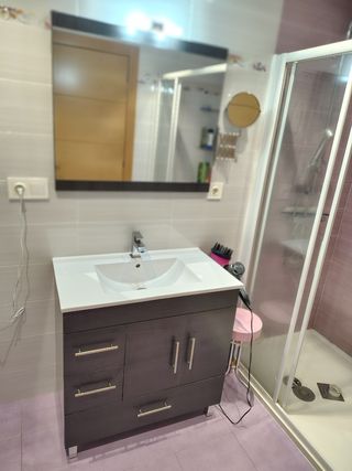 Mueble de baño con espejo