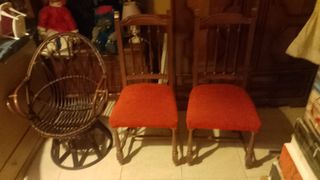 Juego de 2 Sillas de Madera y Mimbre Rojas