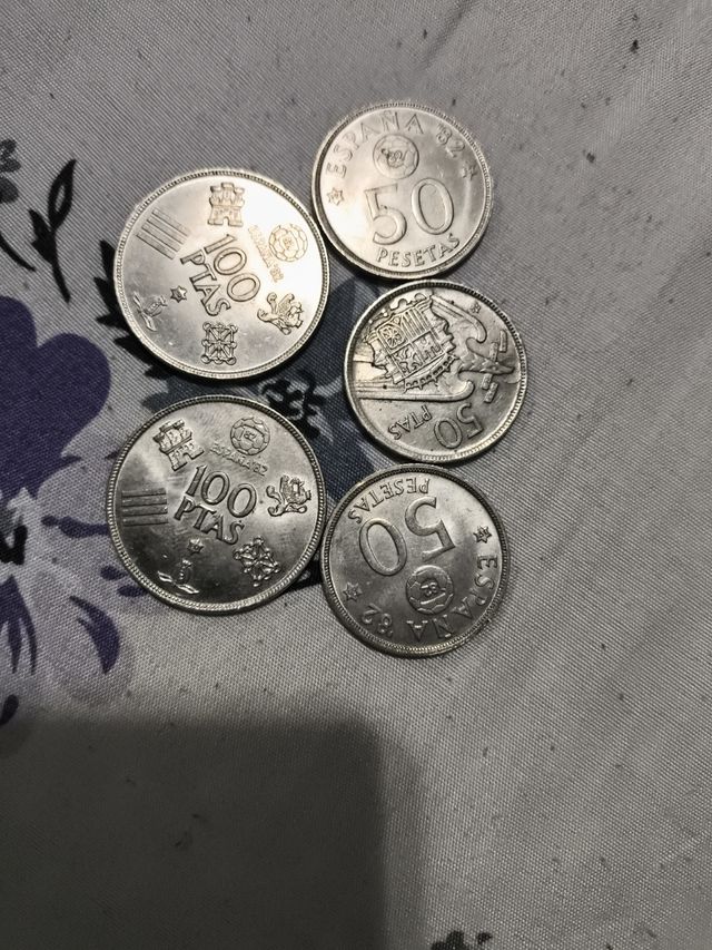 Lote 5 monedas Juan Carlos I y Franco