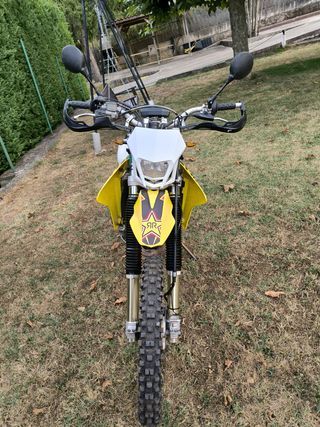 Suzuki DRZ400 E  