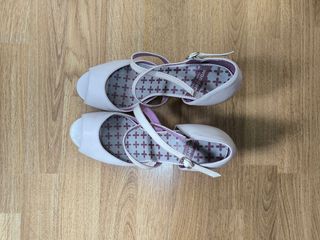 Zapatos de tacón vintage blanco marfil