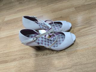 Zapatos de tacón vintage blanco marfil