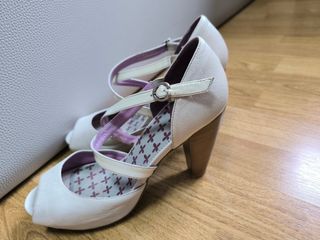 Zapatos de tacón vintage blanco marfil