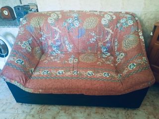 Sofá de 2 plazas con estampado floral