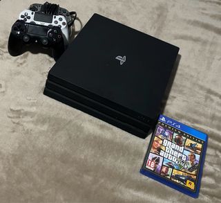 PS4 Pro 1TB Negra + GTA V Premium Edition +3 mando