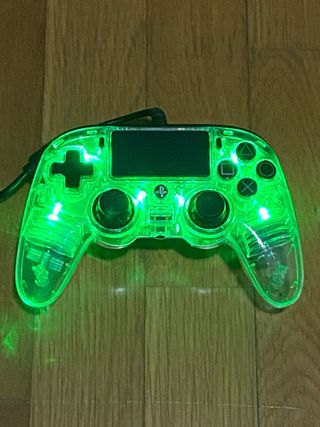 PS4 Pro 1TB Negra + GTA V Premium Edition +3 mando