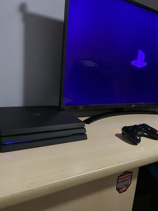 PS4 Pro 1TB Negra + GTA V Premium Edition +3 mando