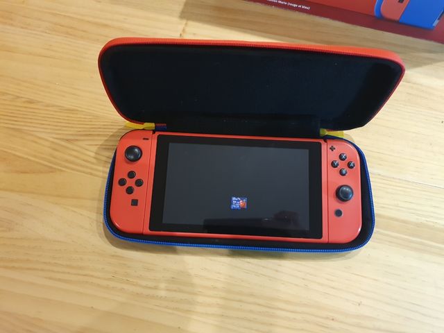 Nintendo Switch + 4 giochi + accessori