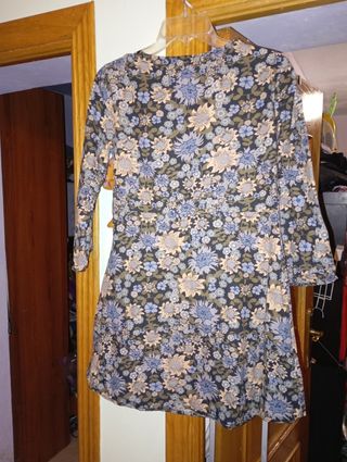 Blusa Stradivarius floral manga larga