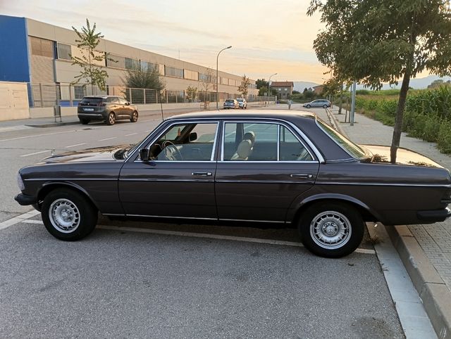 Mercedes-Benz w123 1984