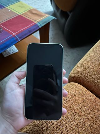 iPhone 12 en excelentes condiciones 
