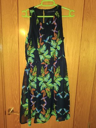 Vestido negro estampado colibríes
