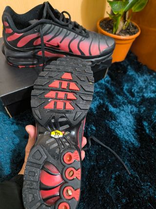 Zapatillas Nike Air Max Negras y Rojas