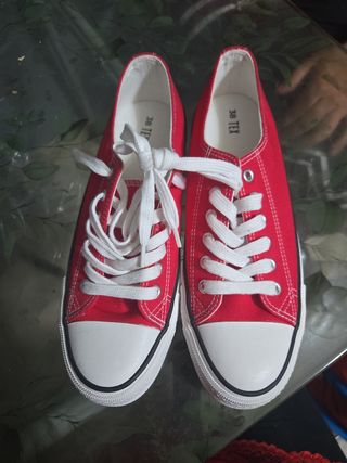 Deportivas rojas estilo Converse talla 38