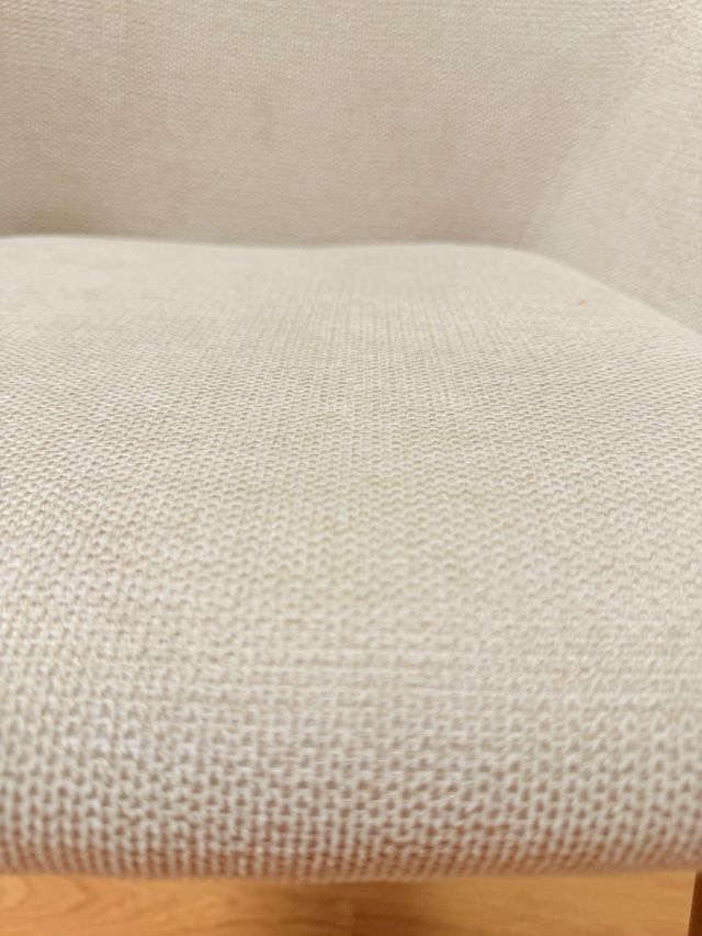 Silla Konna beige patas madera fresno