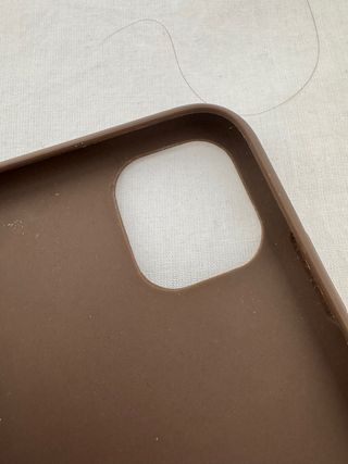 Funda iPhone 11 Bershka Marrón