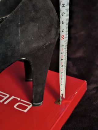 Zapatos de tacón negros con cordones
