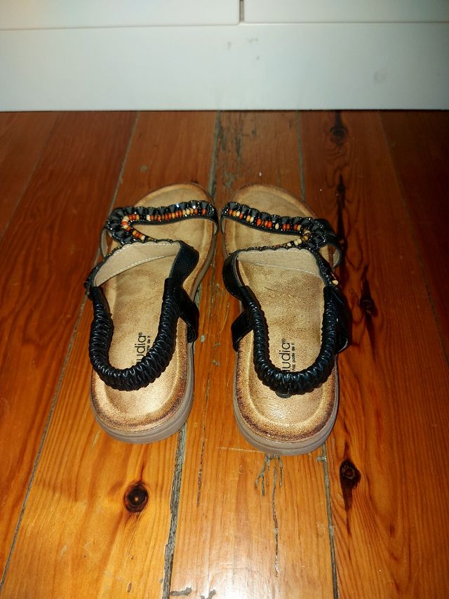 Sandalias planas negras