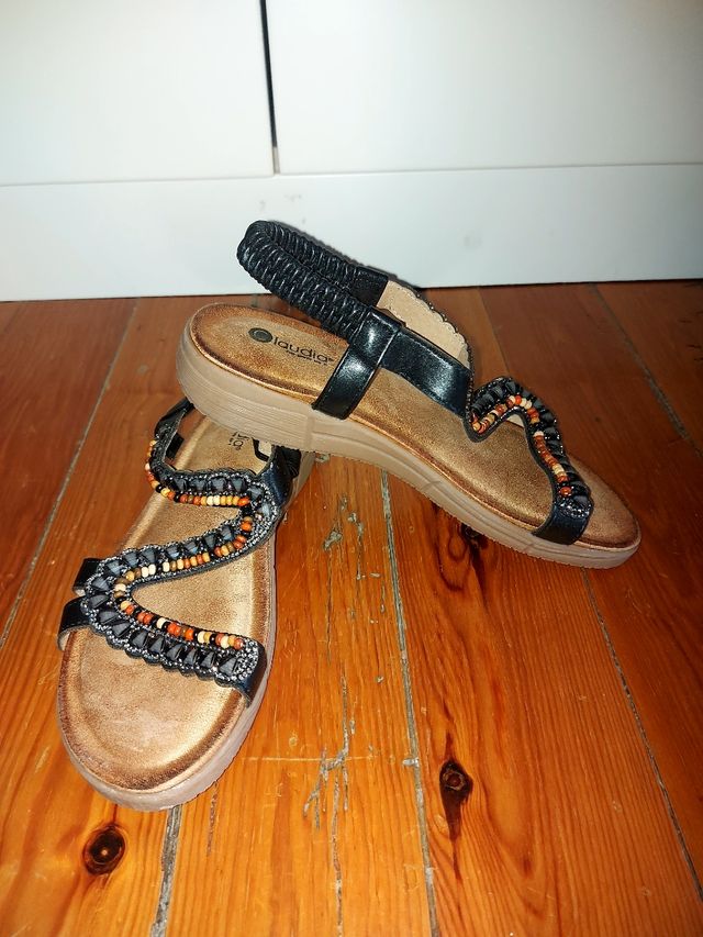 Sandalias planas negras