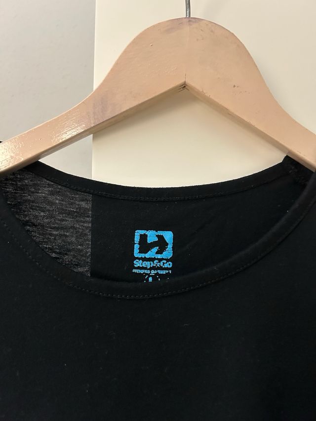 Camiseta deportiva negra Step&Go