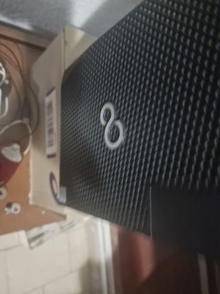 Torre PC Fujitsu Esprimo con Fuente de Alimentació