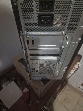 Torre PC Fujitsu Esprimo con Fuente de Alimentació